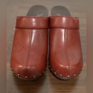 DANSKO Rae Women’s Brown Leather Studded Heels Clogs Size 37 US size 7